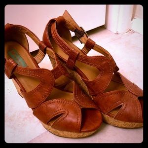 ✖️SOLD✖️6.5 COGNAC WEDGES